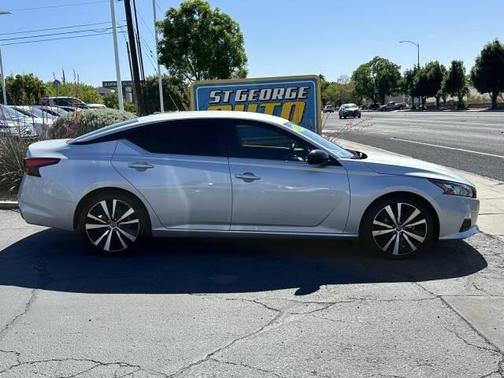 2020 Nissan Altima SR FWD