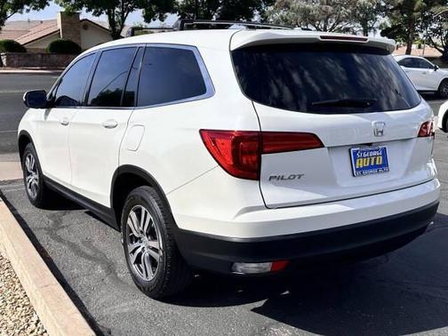White Diamond P 2017 Honda Pilot EX