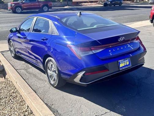 2024 Hyundai ELANTRA SE