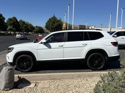 2022 Volkswagen Atlas 3.6L SE w/Technology