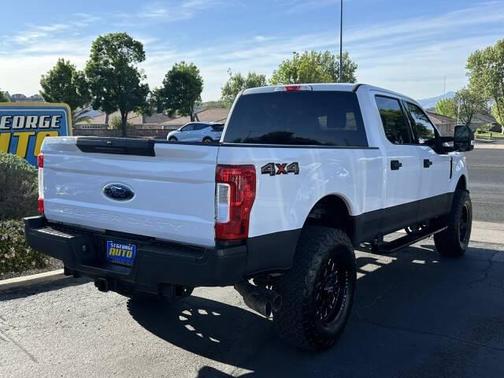 Oxford White 2019 Ford F-250 XLT