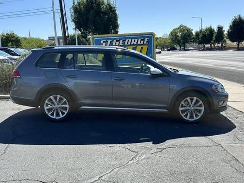 2017 Volkswagen Golf Alltrack TSI S