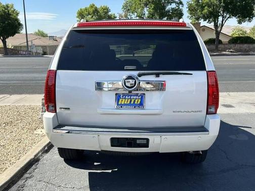 2011 Cadillac Escalade Premium