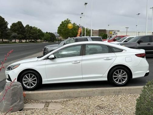 2018 Hyundai SONATA SE