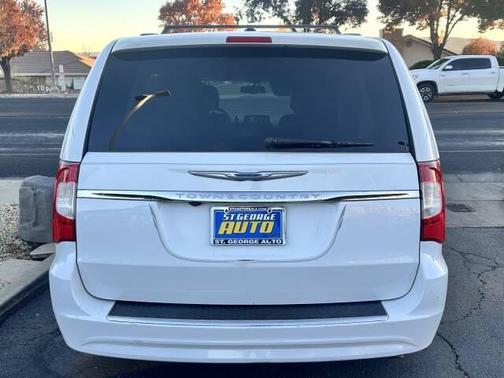 2015 Chrysler Town & Country Touring