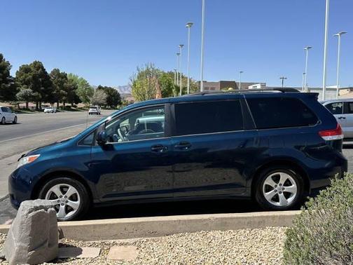 2012 Toyota Sienna LE