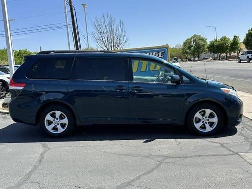 2012 Toyota Sienna LE