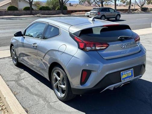 2019 Hyundai Veloster 2