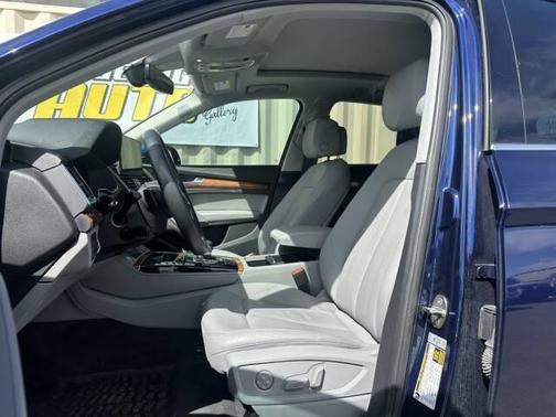 Navarra Blue Metallic 2022 Audi Q5 45 S line Premium Plus