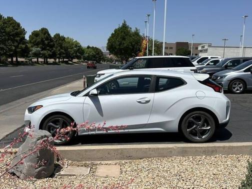 2019 Hyundai Veloster 2