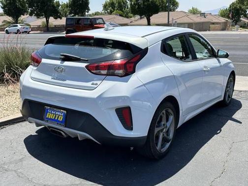 2019 Hyundai Veloster 2