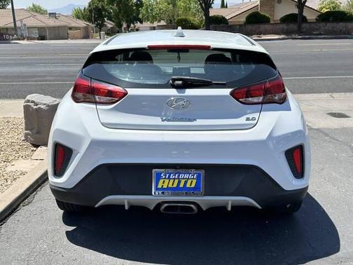 2019 Hyundai Veloster 2