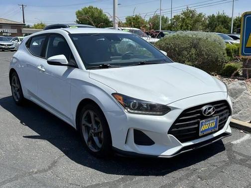 2019 Hyundai Veloster 2