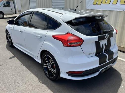 Oxford White 2016 Ford Focus ST