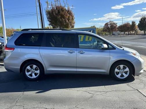2012 Toyota Sienna LE