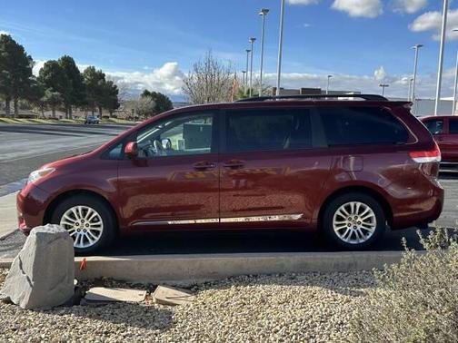 2012 Toyota Sienna XLE