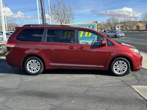 2012 Toyota Sienna XLE