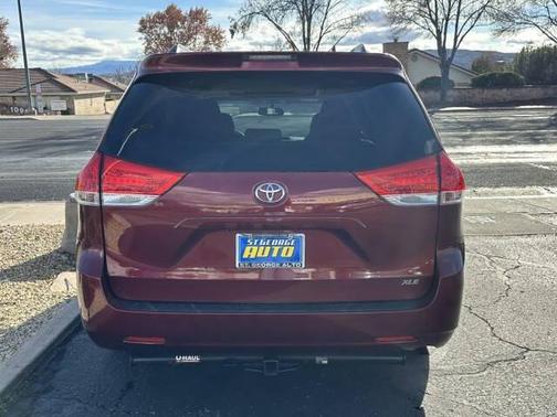 2012 Toyota Sienna XLE