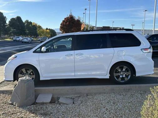 2015 Toyota Sienna SE