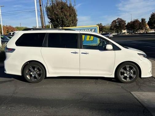 2015 Toyota Sienna SE