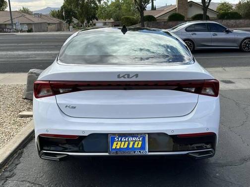 2022 Kia K5 EX