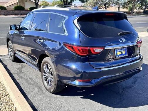 2017 INFINITI QX60 Base