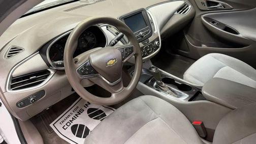 White 2018 Chevrolet Malibu 1LS