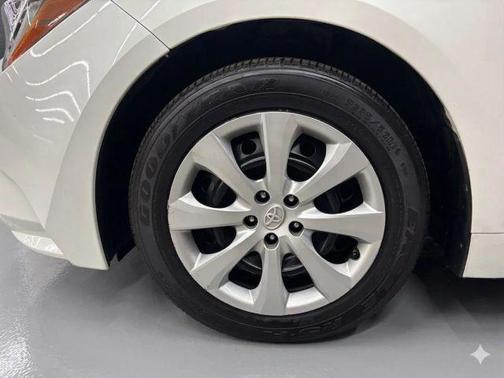 White 2020 Toyota Corolla LE
