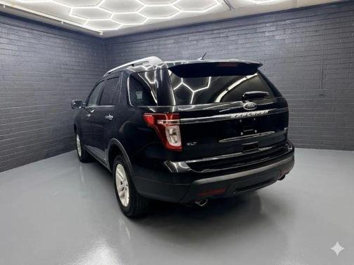 Black 2013 Ford Explorer XLT