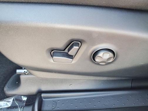 2025 Chrysler Pacifica Hybrid Select