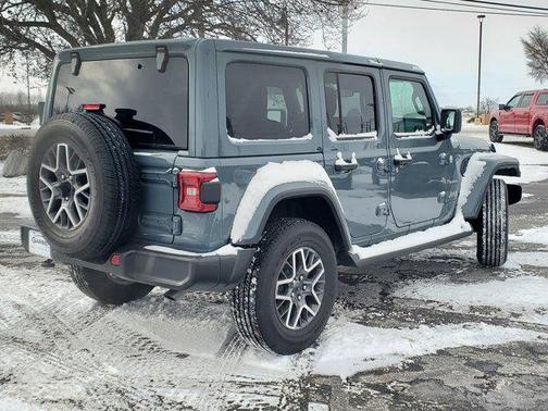 2024 Jeep Wrangler 4-Door Sahara 4x4
