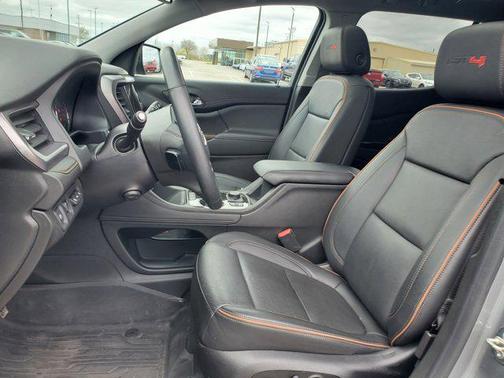 2023 GMC Acadia AWD AT4