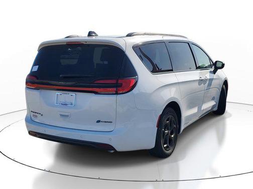 2025 Chrysler Pacifica Hybrid Premium S Appearance Pkg