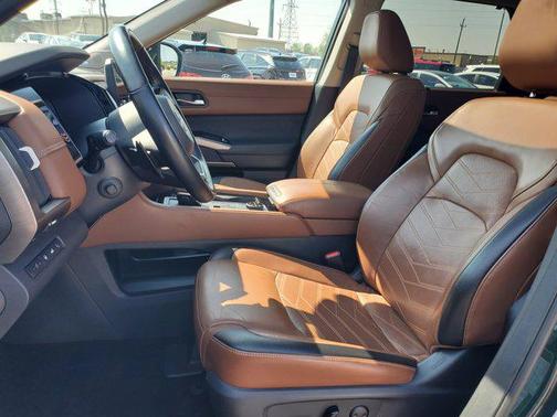 2023 Nissan Pathfinder Platinum 4WD