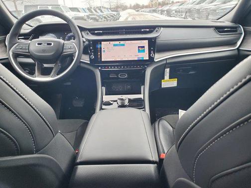 2026 Jeep Grand Cherokee Altitude