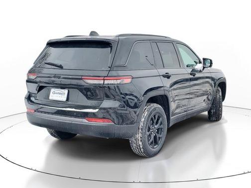 2026 Jeep Grand Cherokee Altitude