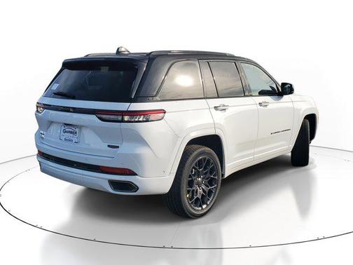 2025 Jeep Grand Cherokee Summit