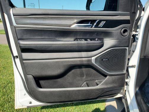 2023 Jeep Wagoneer L Series II 4x4