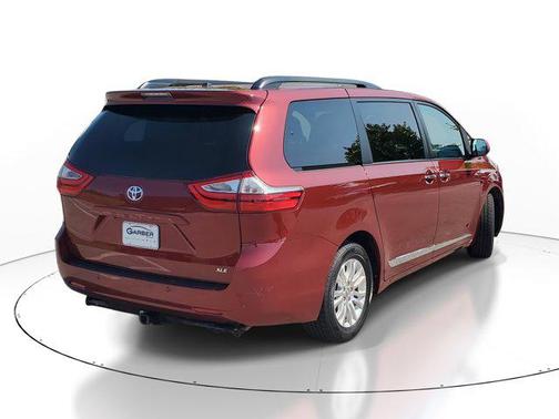 2017 Toyota Sienna XLE