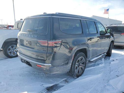 2022 Jeep Wagoneer Series III 4x4