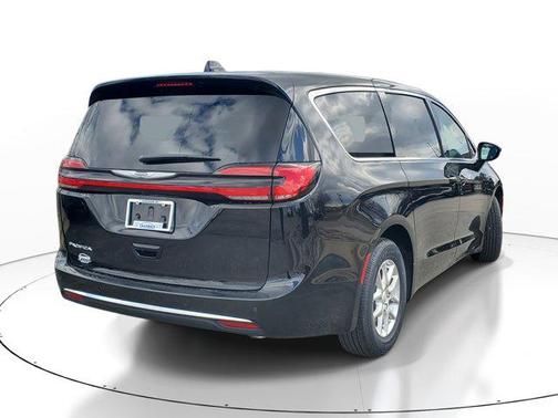 2025 Chrysler Pacifica L