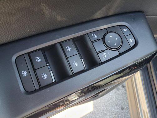 2025 Nissan Pathfinder S 4WD