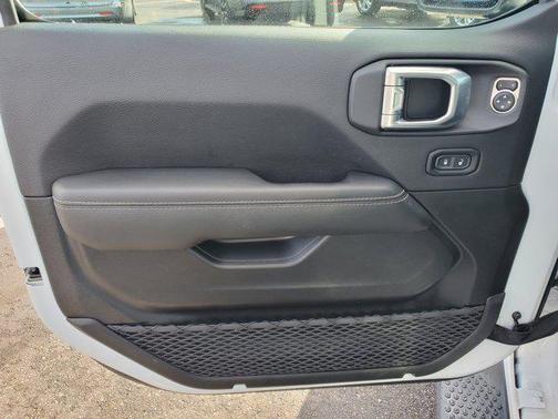 2023 Jeep Wrangler 4-Door Sahara 4x4