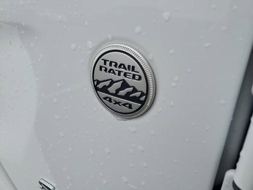 2023 Jeep Wrangler 4-Door Sahara 4x4