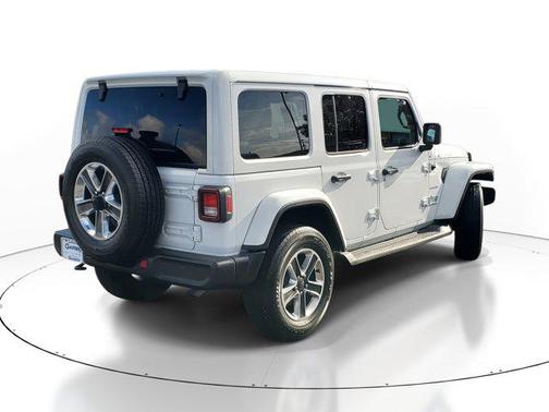 2023 Jeep Wrangler 4-Door Sahara 4x4