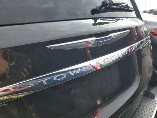 2014 Chrysler Town & Country Touring