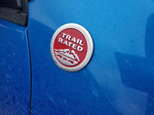 Hydro Blue Pearlcoat 2019 Jeep Cherokee Trailhawk