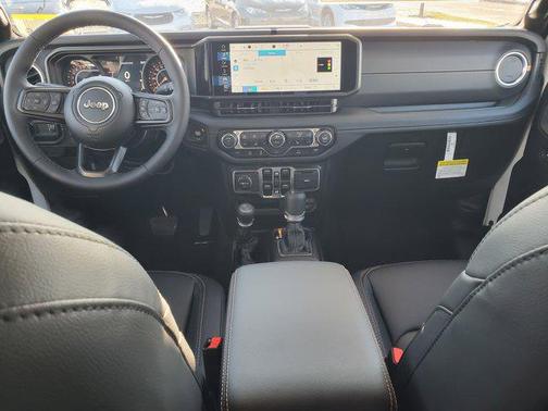 2026 Jeep Gladiator Sahara 4x4