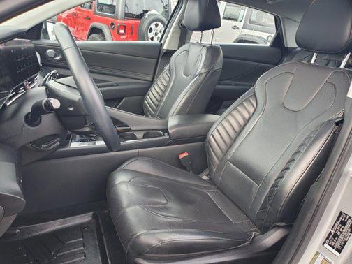 2022 Hyundai ELANTRA Limited