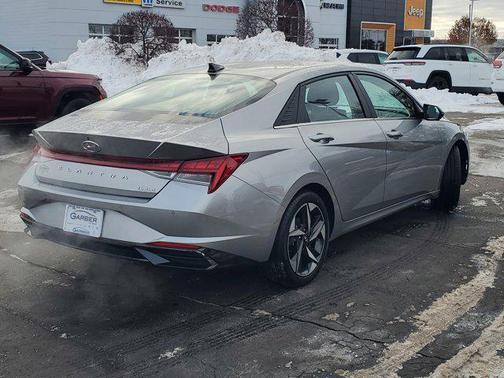 2022 Hyundai ELANTRA Limited